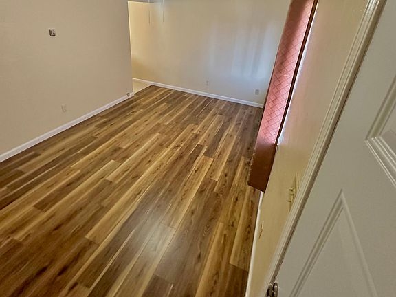 2nd image of 608 S Chinowth St #D