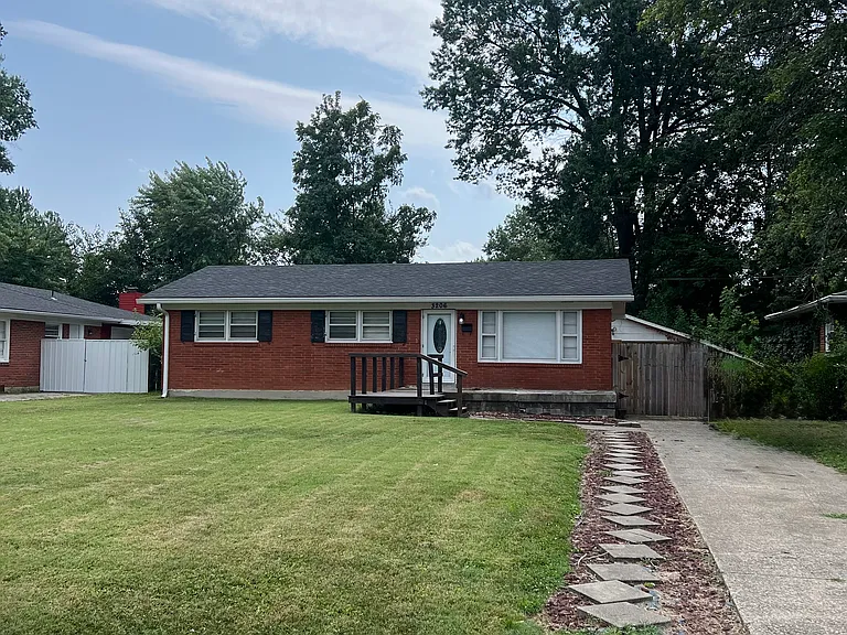 3206 Patricia Dr — Photo 2
