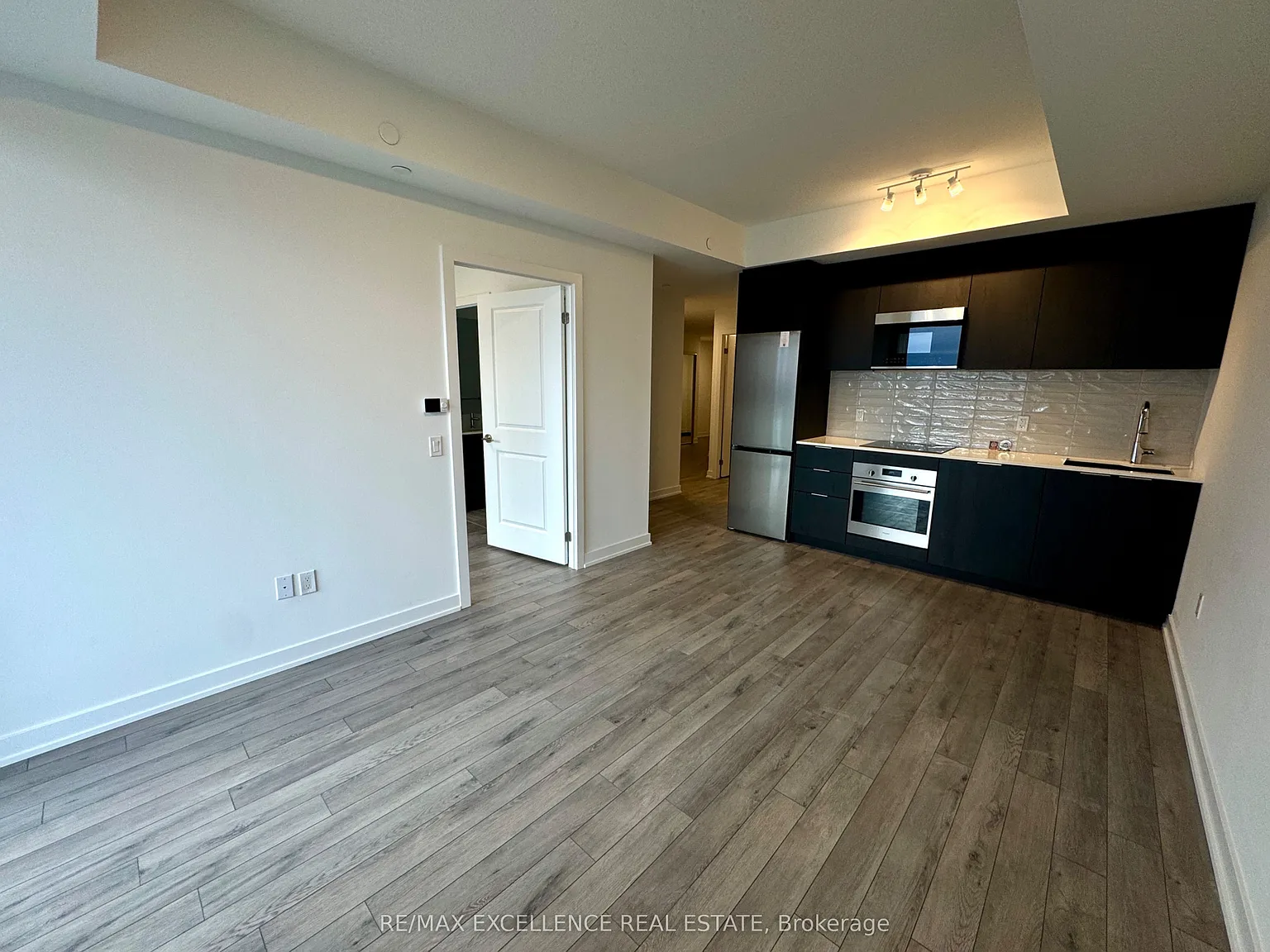 2 bed, $2,400 — Photo 1