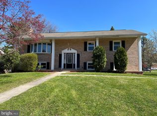 3445 Edenbridge Rd, York, PA 17402
