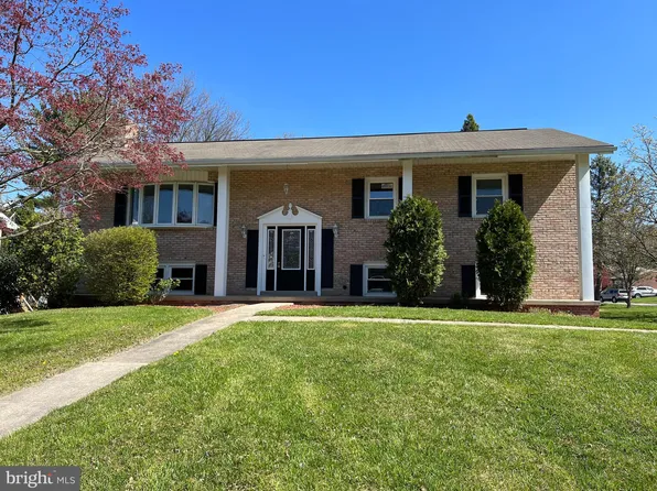 3445 Edenbridge Rd, York, PA 17402