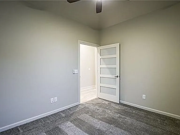 7712 NW 136th Ter — Photo 21