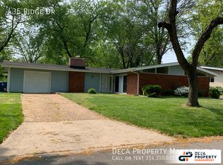 435 Ridge Dr, Florissant, MO 63033