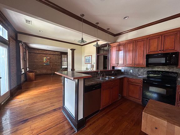 4th image of 2737 Cleveland St #211