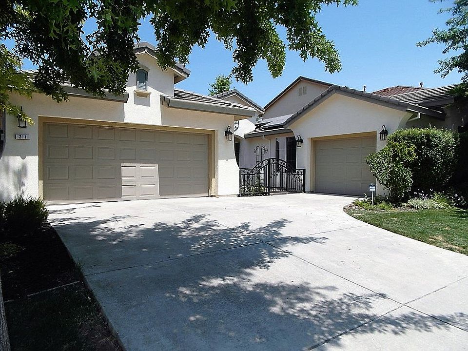 1st image of 211 Shrike Cir