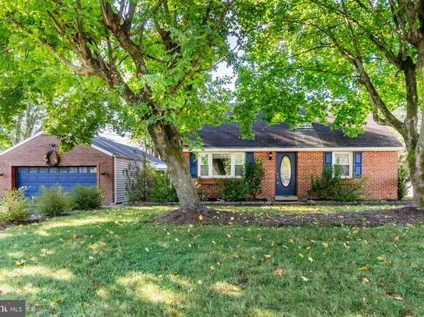 31 Sunset Dr, Mechanicsburg, PA 17050