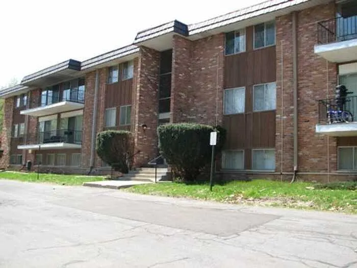 Building Photo - 750 Pleasant Ave #102
