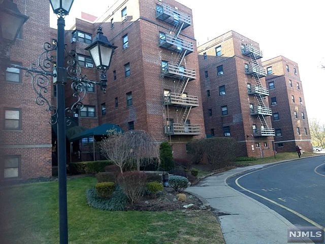 1st image of 2329 Hudson Ter APT A11