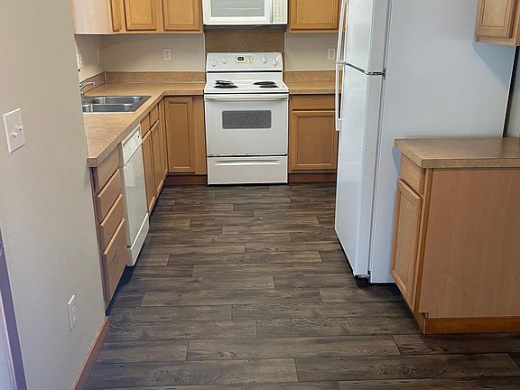 2nd image of 715 11th Ave SE #7