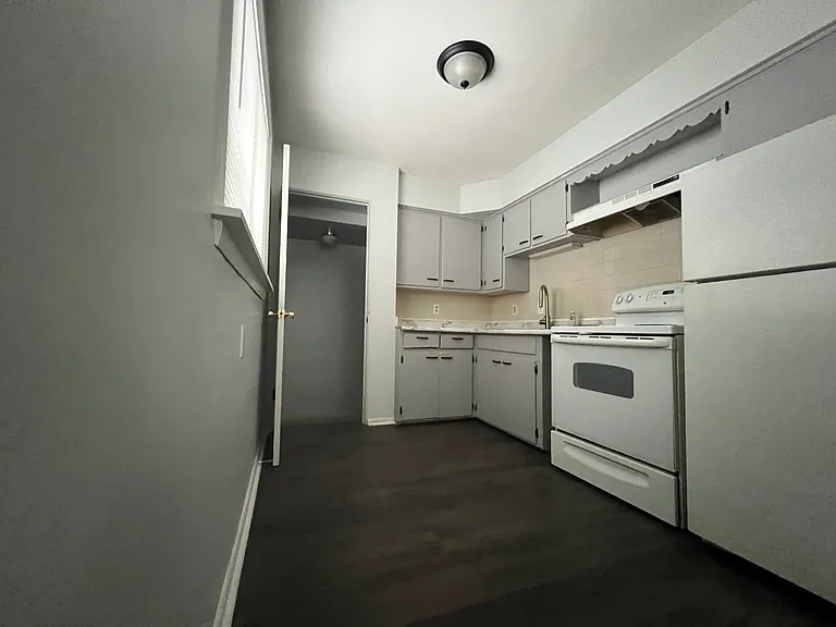975 Hubbard Ave — Photo 6