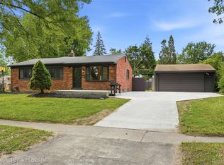 23040 Shiell St, Clinton Township, MI 48035