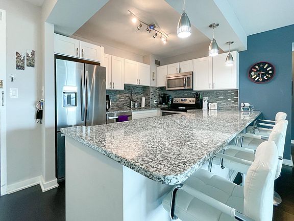 5th image of 3600 N Lake Shore Dr APT 615