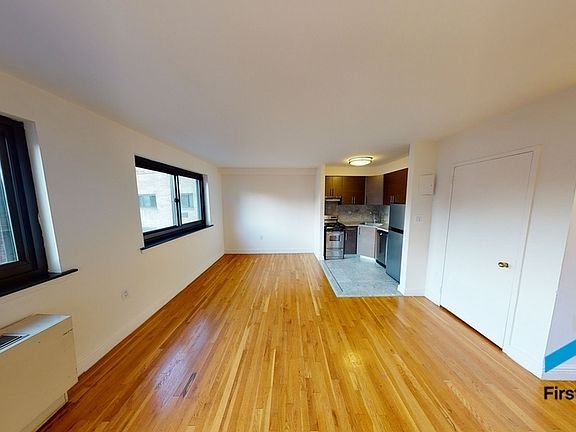 3rd image of 50 Prince St Ph G