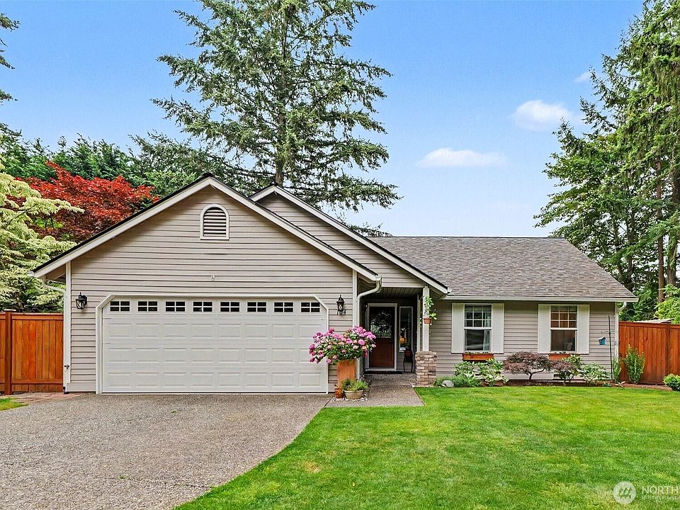 1st image of 104 Bremerton Place NE