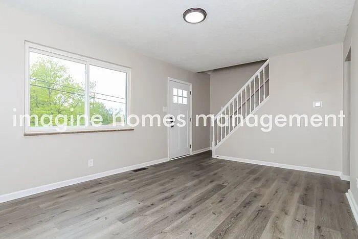 4 bed, 2.0 bath, 1426 sqft, $1,995 — Photo 4