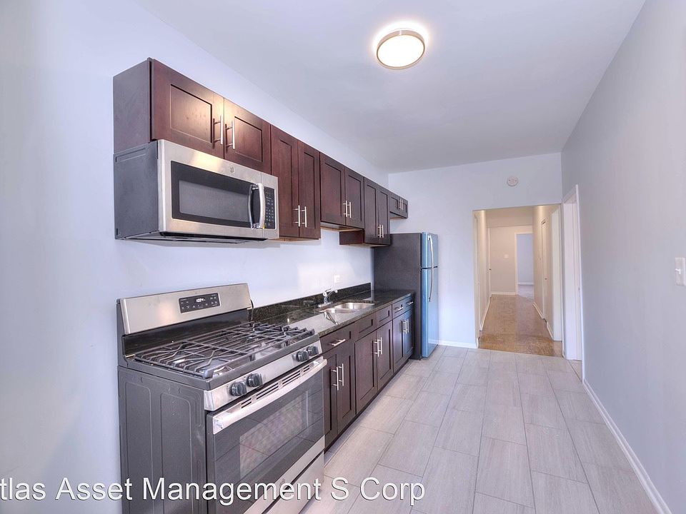 1st image of 118 E 44th St #1