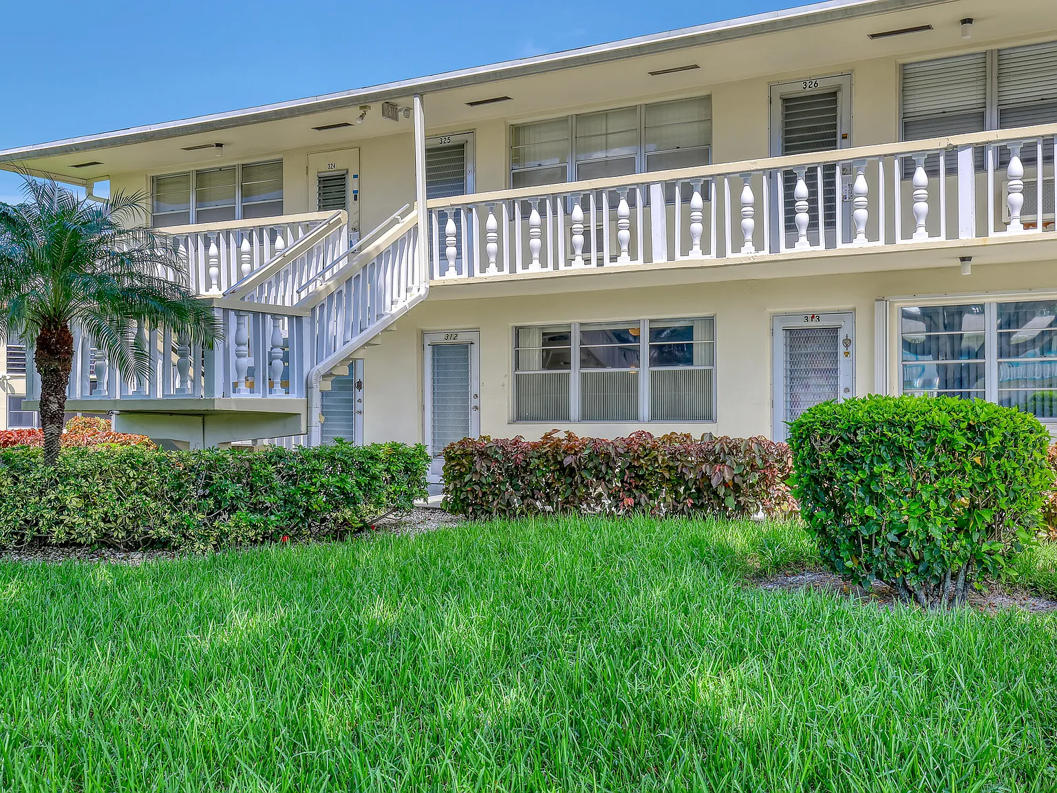 1 bed, 1.0 bath, 570 sqft, $1,200 — Photo 1