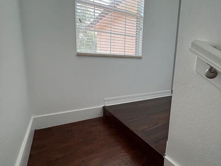 10411 Belfry Cir — Photo 26