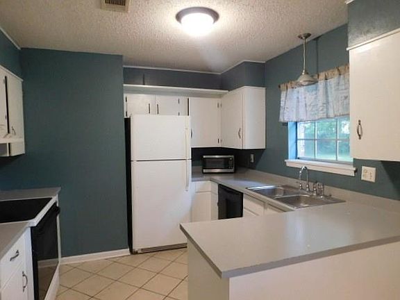 5th image of 508 Goldenrod Dr