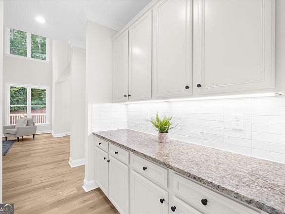 5th image of 2217 Birchtree Way