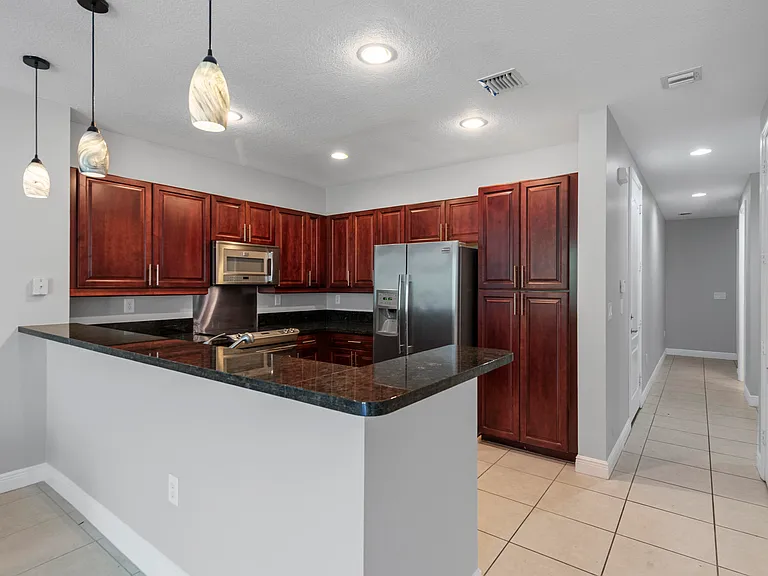 3238 SW 16th Ter #3238 — Photo 5