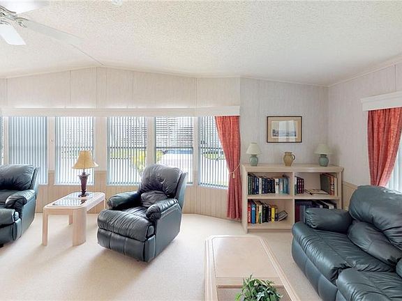 5th image of 544 Amberjack Dr