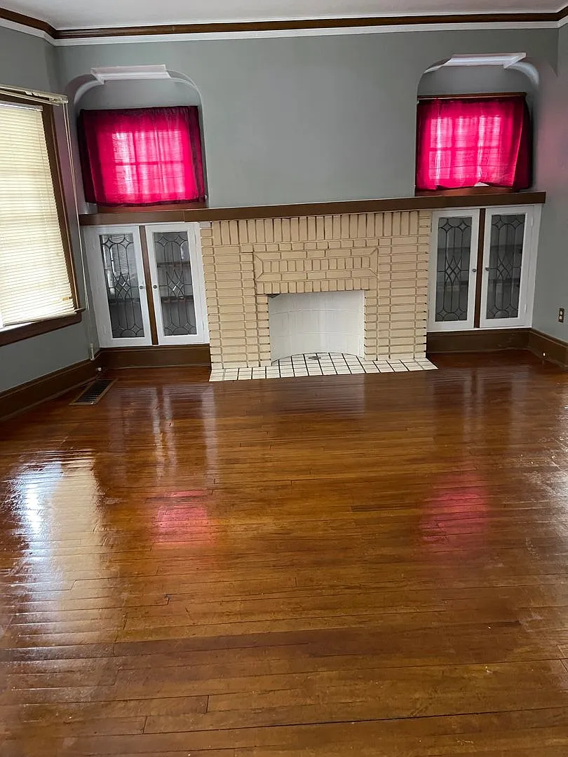 E. 146th 3290 — Photo 3