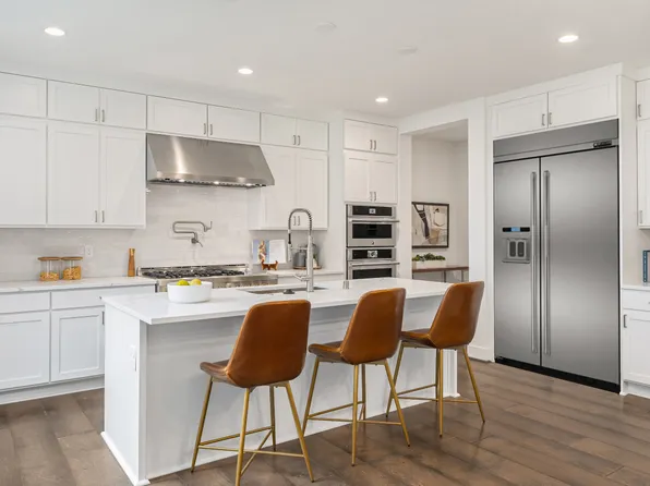 682 214th Ave SE, Sammamish, WA 98074