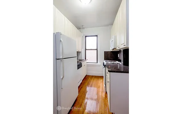 Rented by Douglas Elliman | media 8