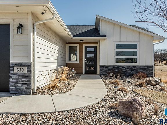 2nd image of 310 Ceylon Ave