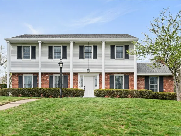 1001 Centergate Dr, Bethel Park, PA 15102