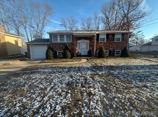 917 Howe Dr, Blackwood, NJ 08012