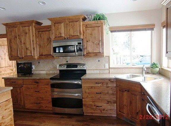 3rd image of 416 E Lacey Ave