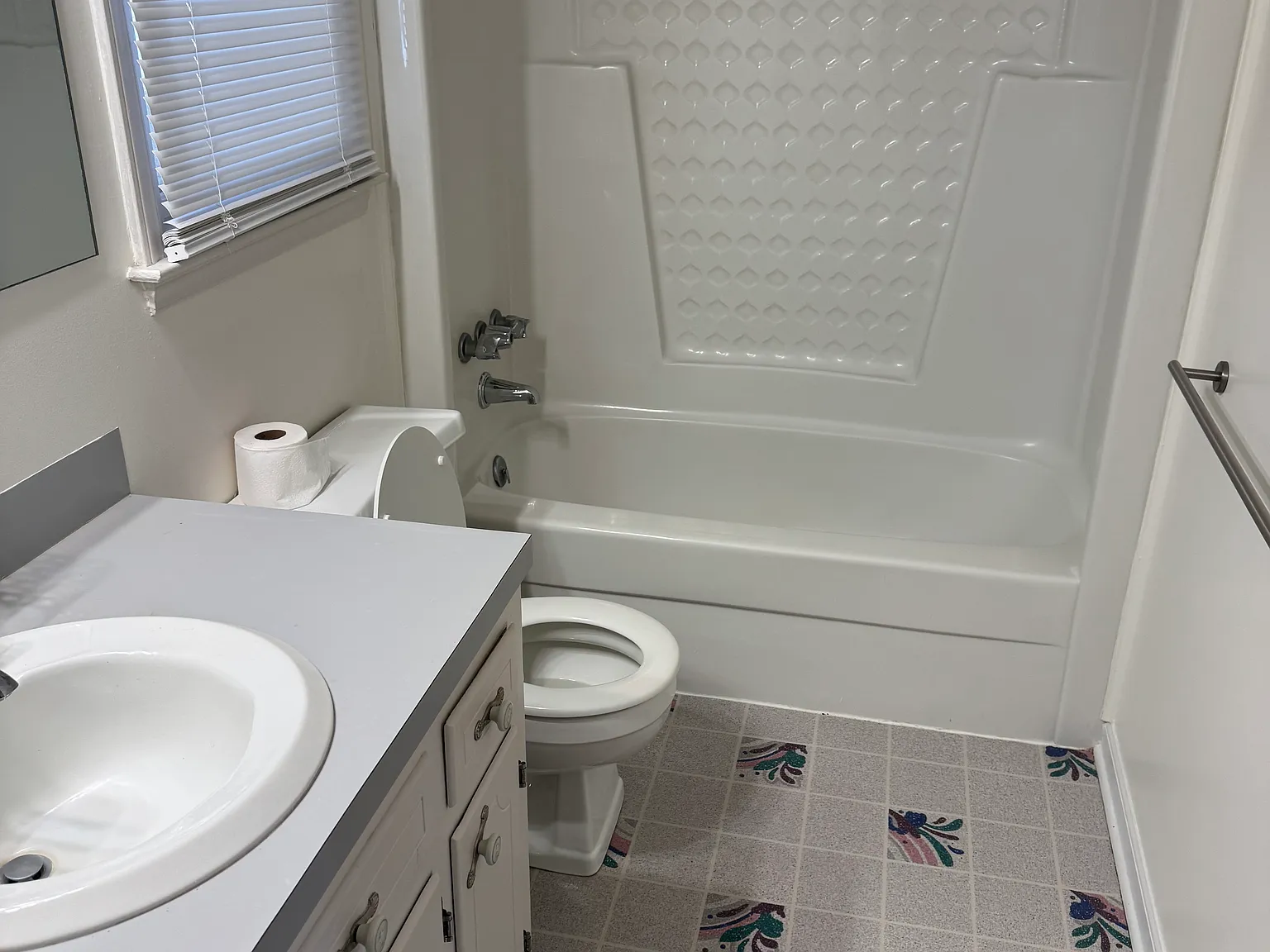 1904 Bruce Ave — Photo 2