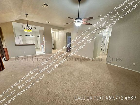 4th image of 920 Applewood Dr