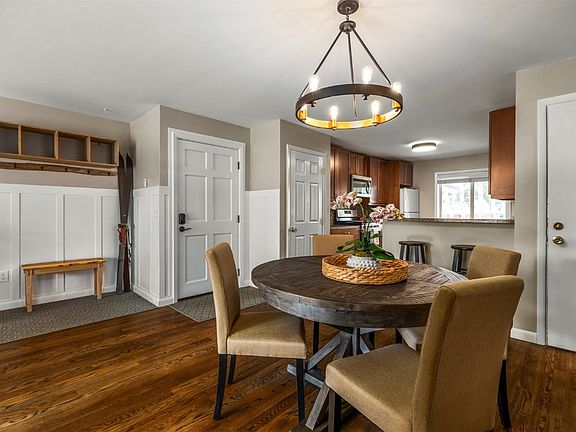 3rd image of 1481 Creekside Court UNIT 101