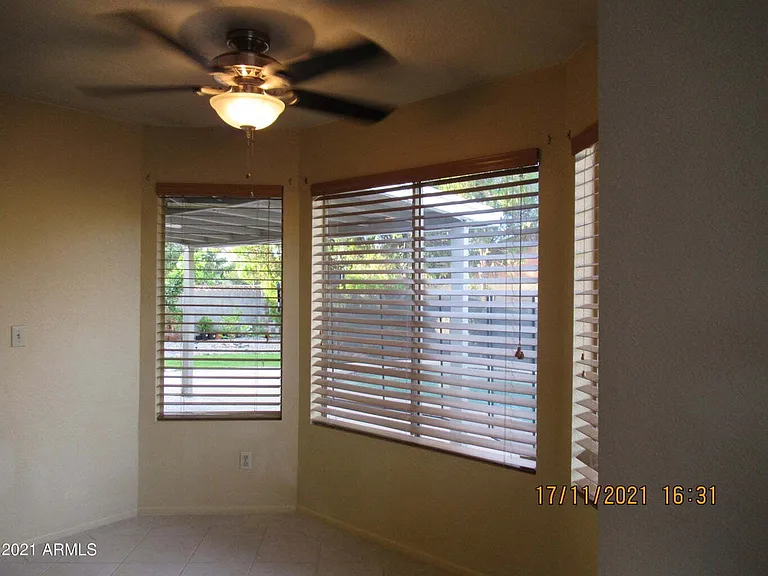 2324 W Highland Ct — Photo 10