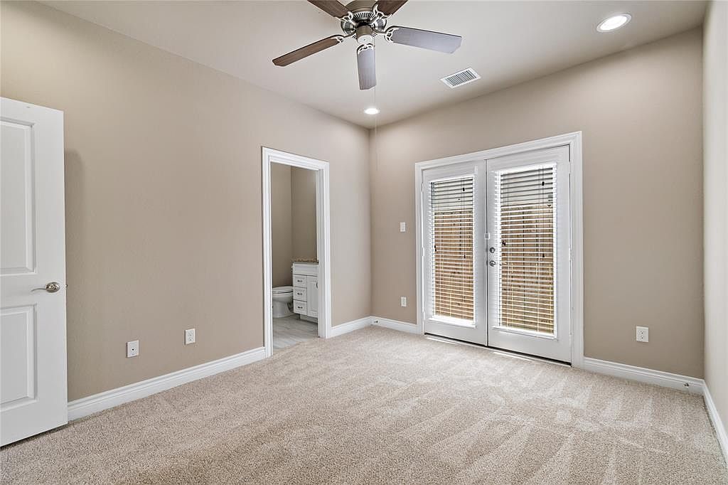 Property in a prime location with modern interiors