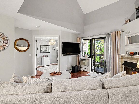 2nd image of 7601 Edinborough Way APT 6308