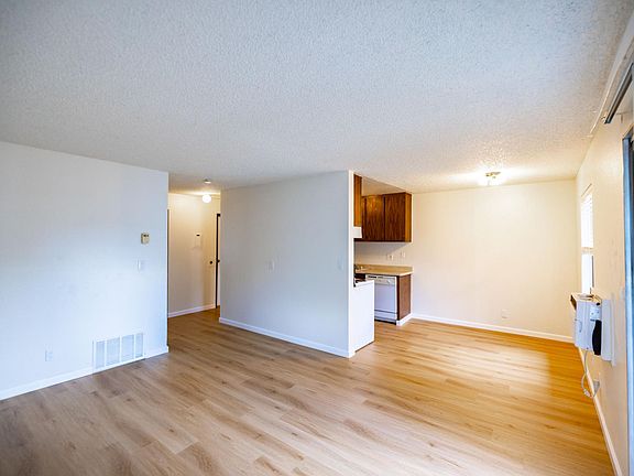 2nd image of 4604 Neil Rd APT 158