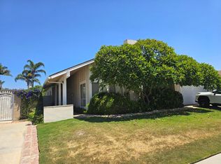 948 Carnation Ave, Costa Mesa, CA 92626