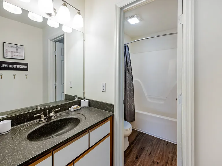 Smoky Crossing Apartment Homes — Photo 46