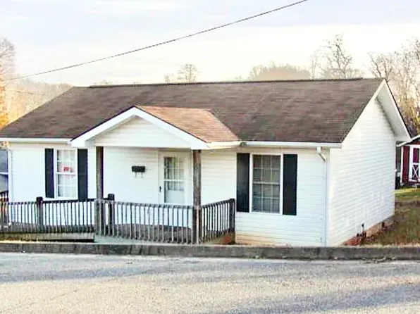 903 B St, Martinsville, VA 24112