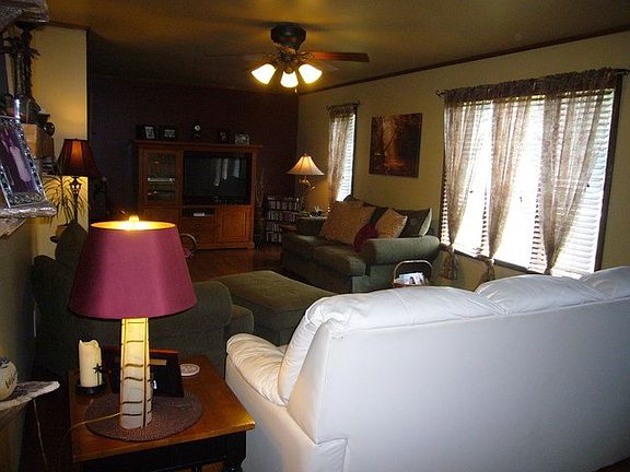 3rd image of 1056 Linda Ln