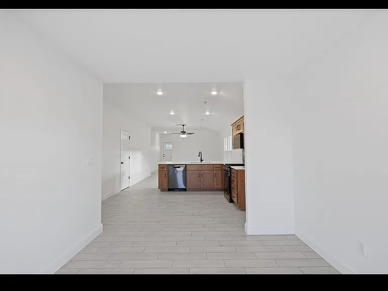 1512 Lowery St — Photo 14