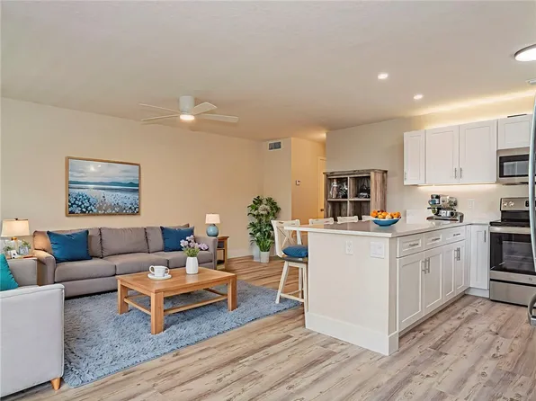 31 Vista Gardens Trl APT 205, Vero Beach, FL 32962