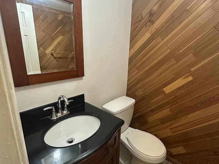 205 Bernard Ct — Photo 24