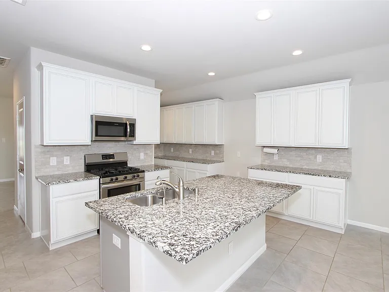 1303 Keaton Ct — Photo 3