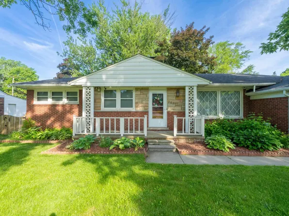 38511 Harper Ave, Clinton Township, MI 48036
