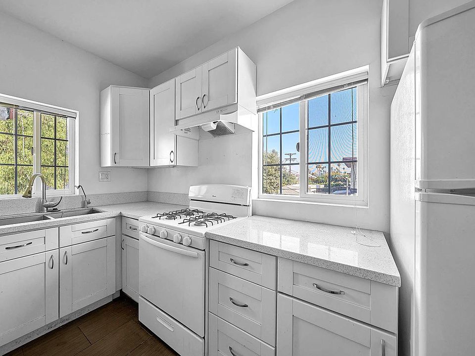 1st image of 1729 S Kingsley Dr #1/2